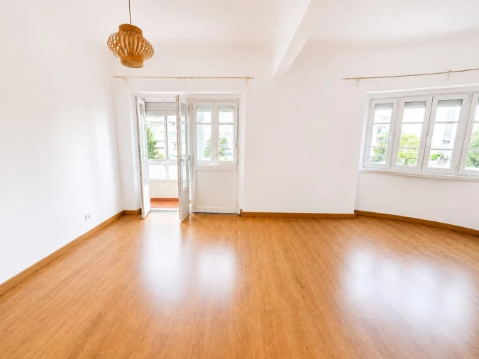 Apartamento T4 para Venda em Rio de Mouro Foto 3