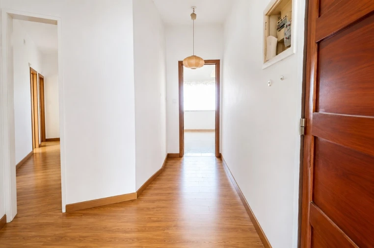 Apartamento T4 para Venda em Rio de Mouro Foto 4