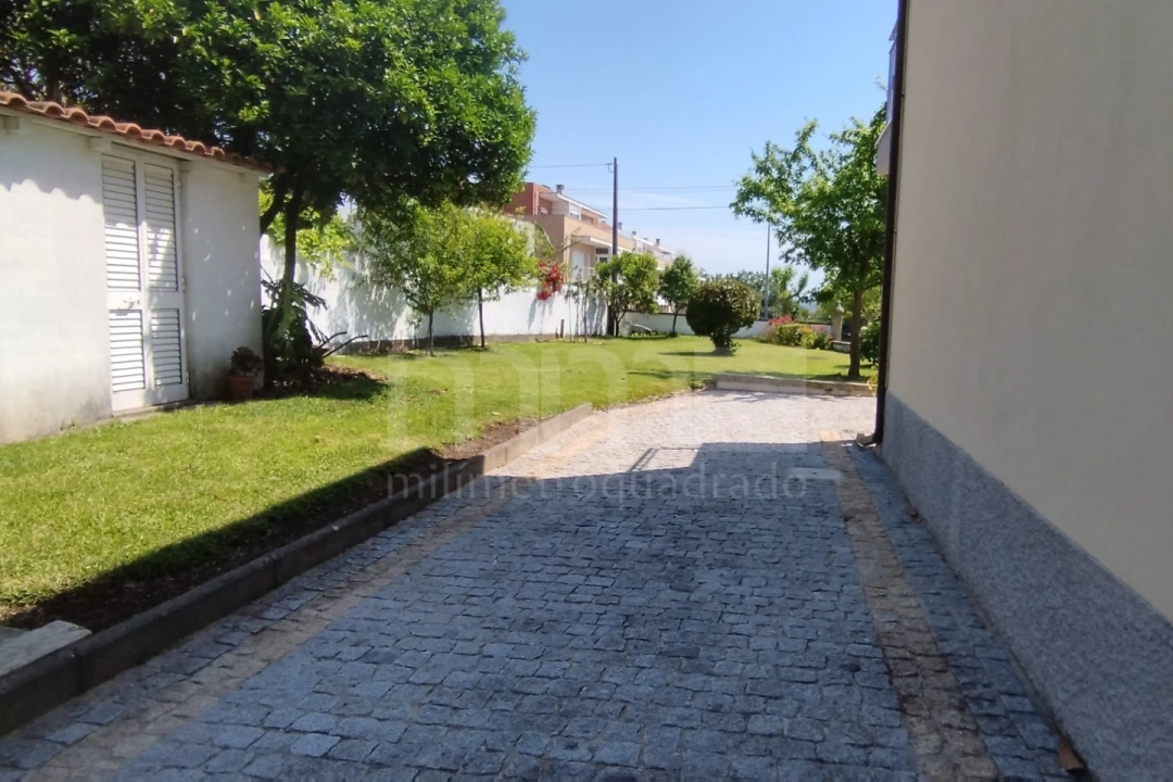 Moradia T4 para Venda em Santa Marta de Portuzelo Foto 4