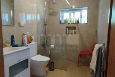 Moradia T4 para Venda em Santa Marta de Portuzelo