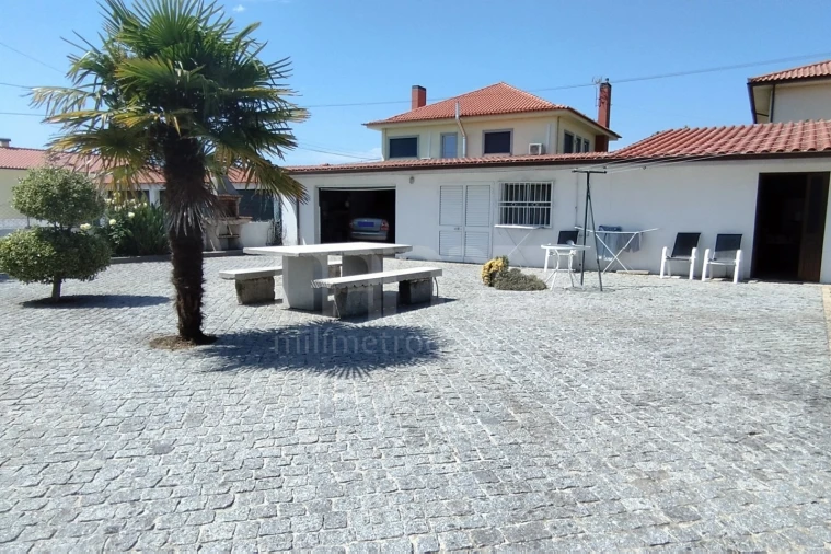Moradia T4 para Venda em Santa Marta de Portuzelo Foto 3