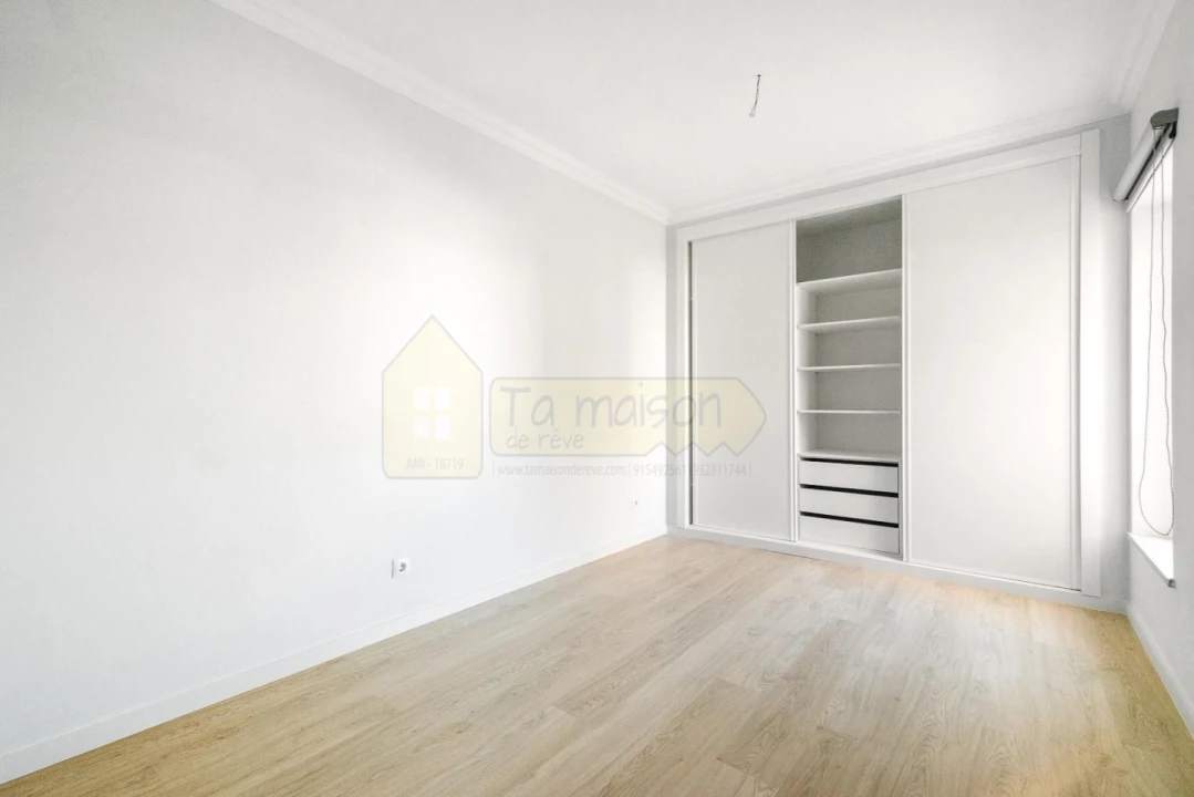 Apartamento T1 para Venda em Faro (Sé e São Pedro) Foto 13