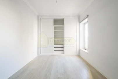 Apartamento T1 para Venda em Faro (Sé e São Pedro)