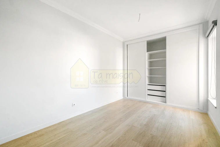 Apartamento T1 para Venda em Faro (Sé e São Pedro) Foto 13