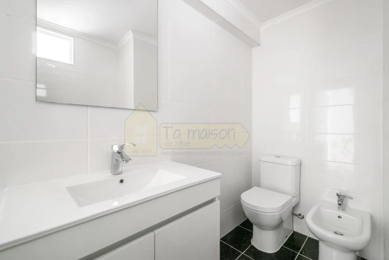 Apartamento T1 para Venda em Faro (Sé e São Pedro) Foto 16