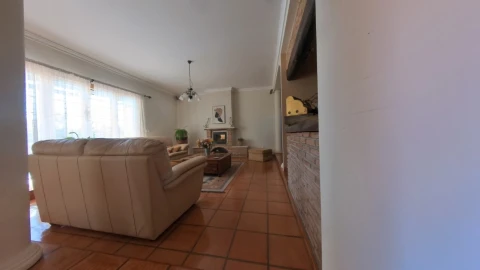 Moradia T4 para Venda em Quarteira