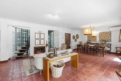 Moradia T5 para Venda em Azeitão (São Lourenço e São Simão)