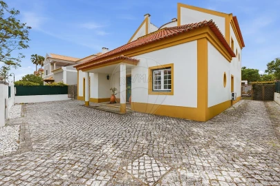 Moradia T5 para Venda em Azeitão (São Lourenço e São Simão)
