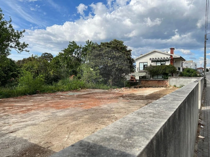 Terreno para Venda em Paços de Brandão Foto 7