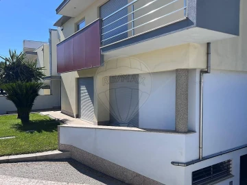 Moradia T3 para Venda em Canedo, Vale e Vila Maior