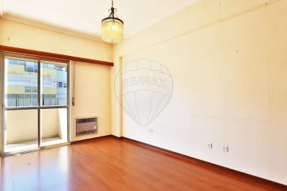 Apartamento T4 para Venda em São Domingos de Benfica
