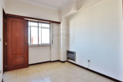 Apartamento T4 para Venda em São Domingos de Benfica