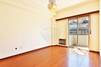 Apartamento T4 para Venda em São Domingos de Benfica