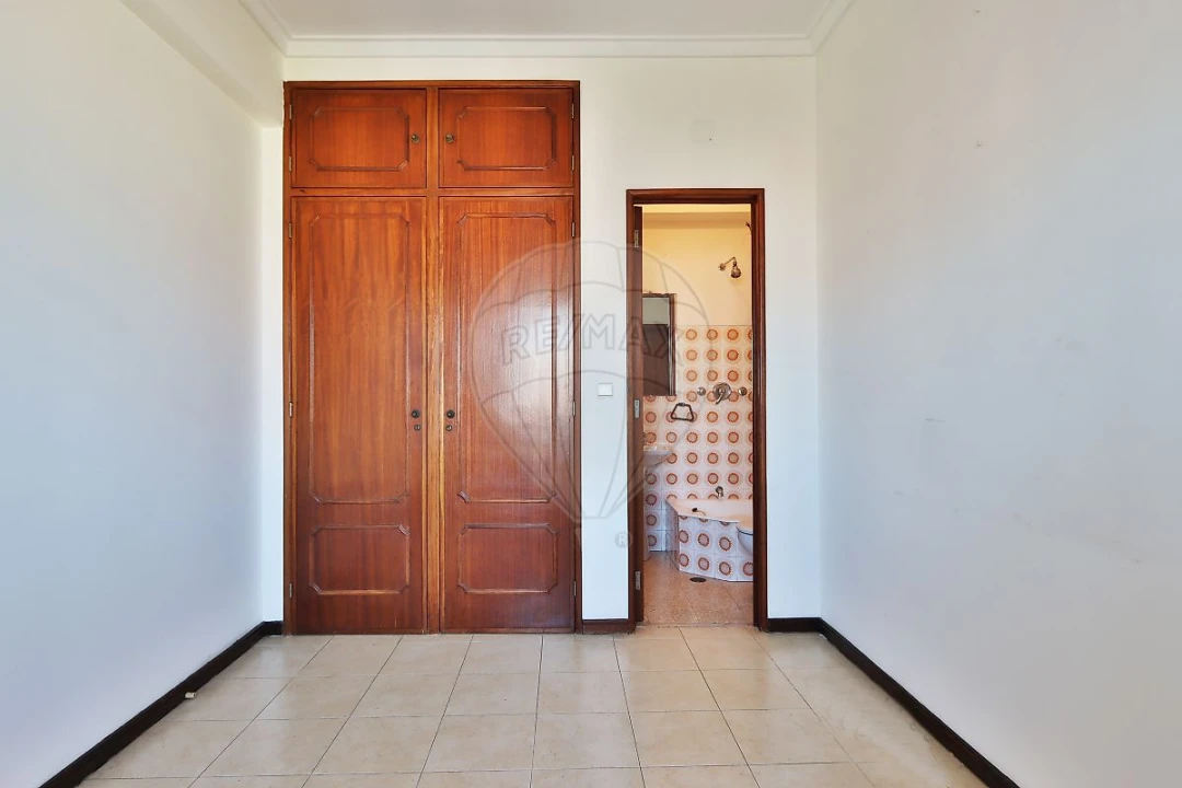Apartamento T4 para Venda em São Domingos de Benfica Foto 12