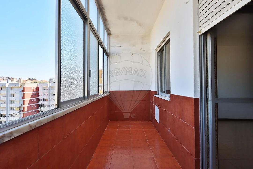 Apartamento T4 para Venda em São Domingos de Benfica Foto 5