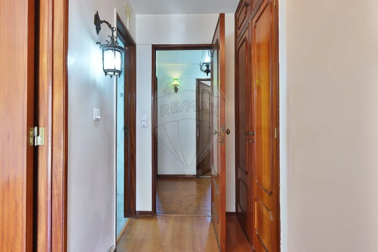 Apartamento T4 para Venda em São Domingos de Benfica Foto 25