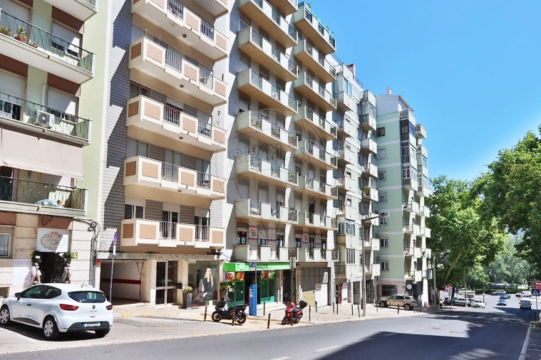 Apartamento T4 para Venda em São Domingos de Benfica Foto 30
