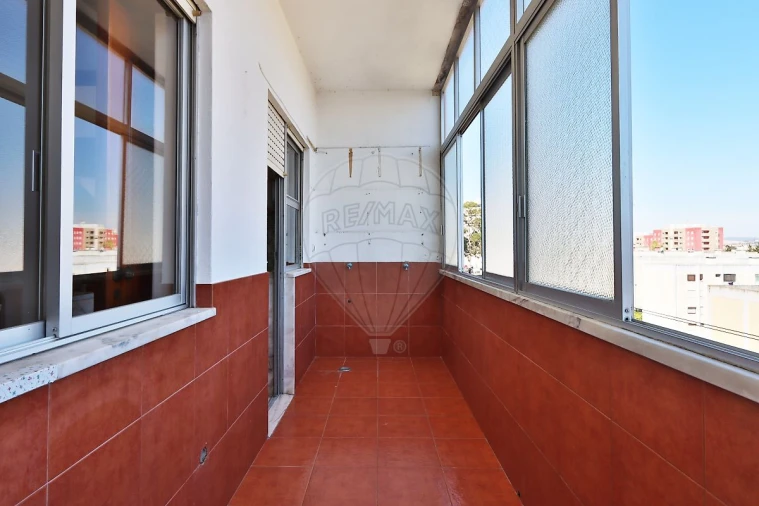 Apartamento T4 para Venda em São Domingos de Benfica Foto 7