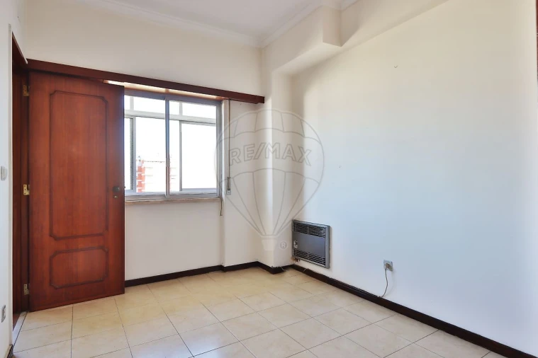 Apartamento T4 para Venda em São Domingos de Benfica Foto 10