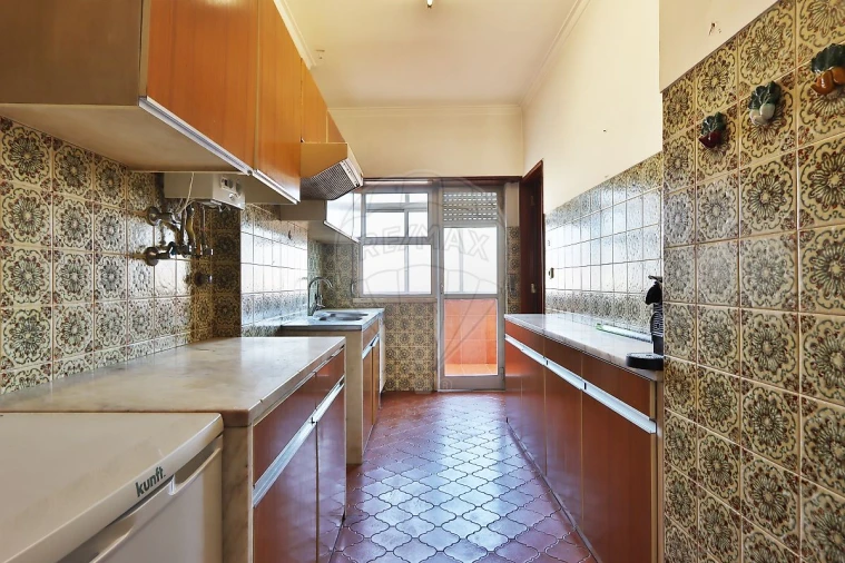 Apartamento T4 para Venda em São Domingos de Benfica Foto 6