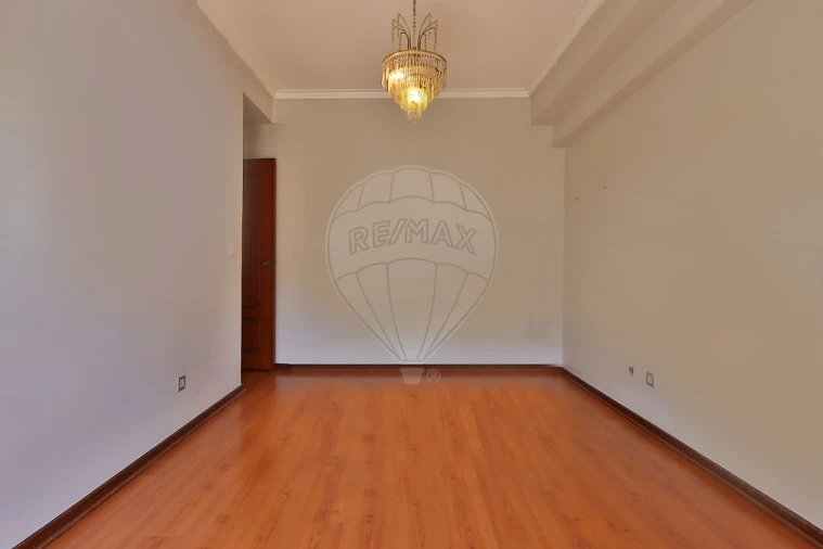 Apartamento T4 para Venda em São Domingos de Benfica Foto 17