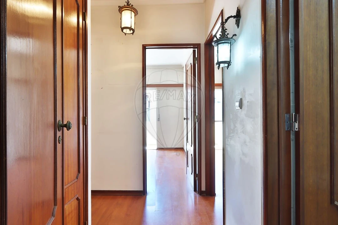 Apartamento T4 para Venda em São Domingos de Benfica Foto 13