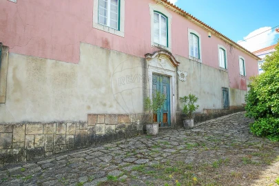 Quinta T
           para Venda em Carvoeira e Carmões
