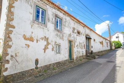 Quinta T
           para Venda em Carvoeira e Carmões