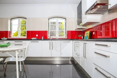 Quinta T
           para Venda em Carvoeira e Carmões