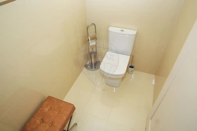 Quinta T
           para Venda em Carvoeira e Carmões