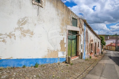 Quinta T
           para Venda em Carvoeira e Carmões