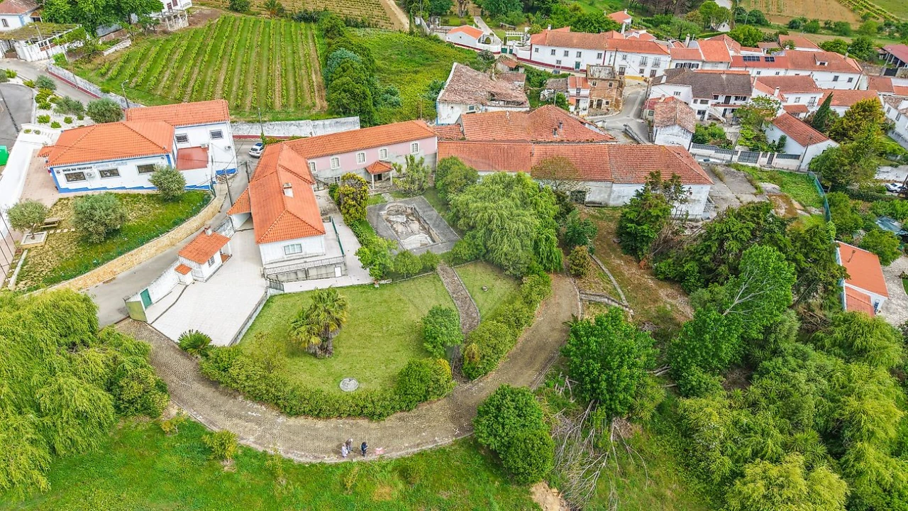 Quinta T
           para Venda em Carvoeira e Carmões Foto 5