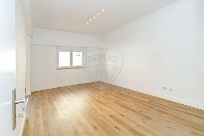 Apartamento T2 para Venda em Santa Iria de Azoia, São João da Talha e Bobadela