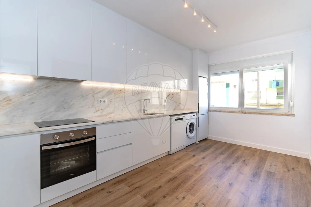 Apartamento T2 para Venda em Santa Iria de Azoia, São João da Talha e Bobadela Foto 6