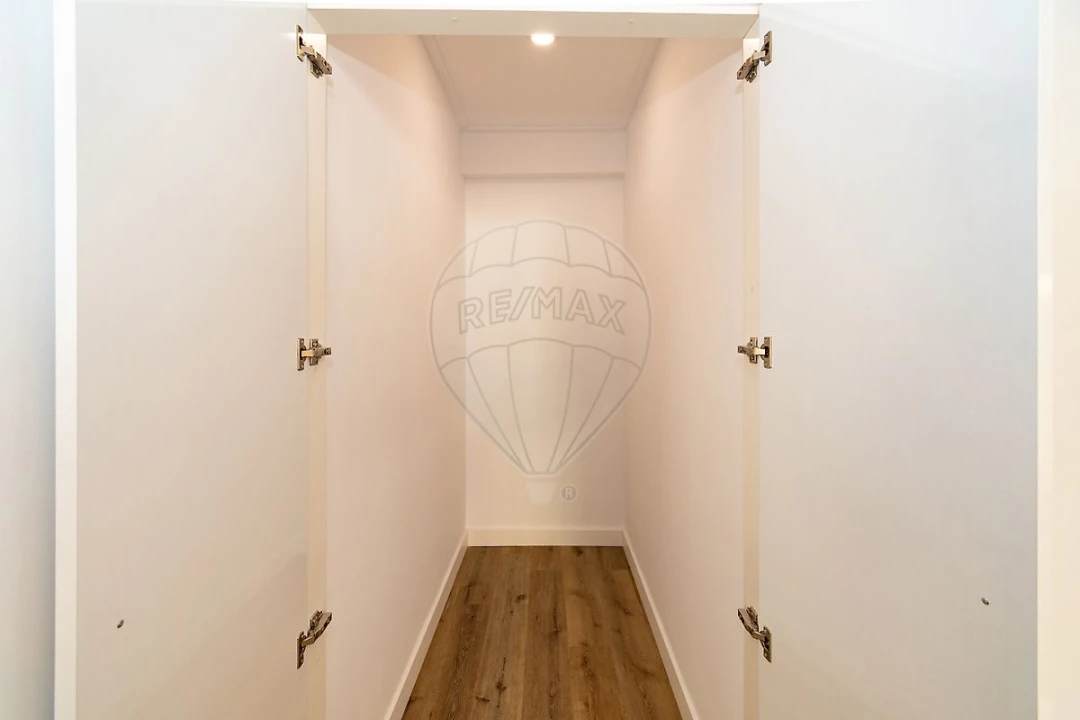 Apartamento T2 para Venda em Santa Iria de Azoia, São João da Talha e Bobadela Foto 9