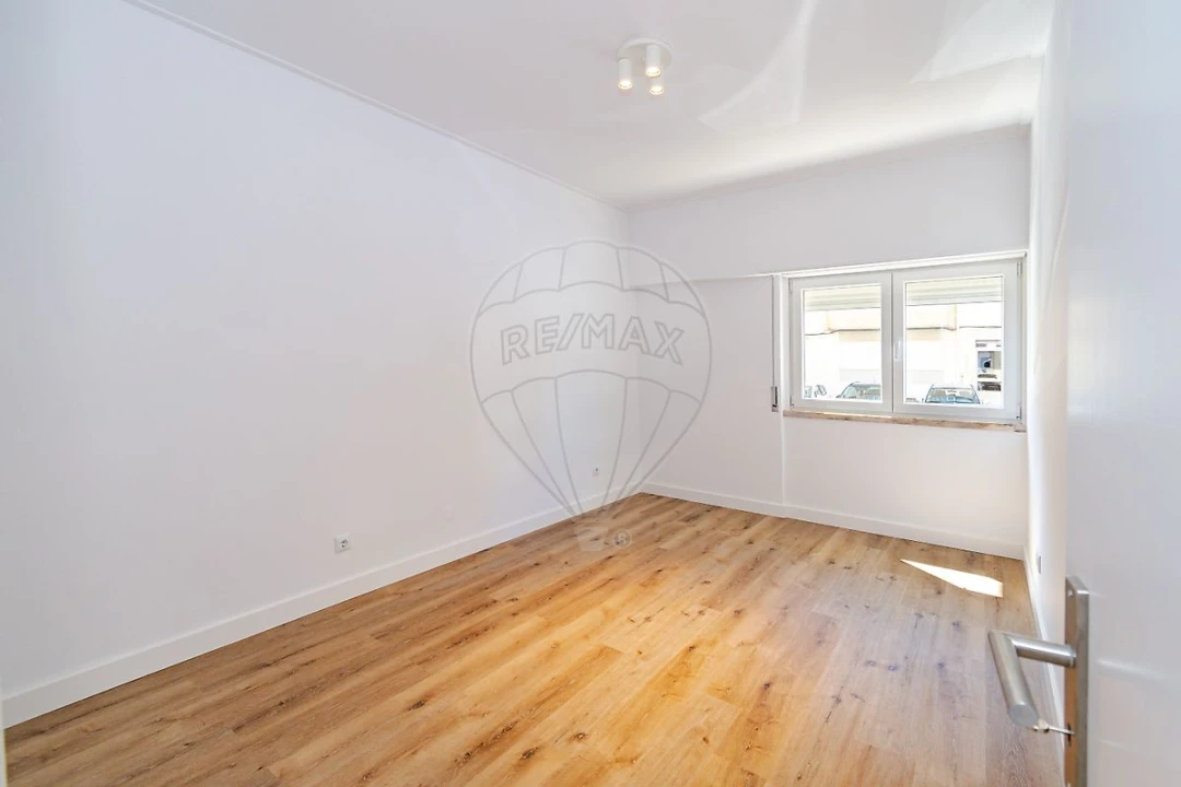 Apartamento T2 para Venda em Santa Iria de Azoia, São João da Talha e Bobadela Foto 24
