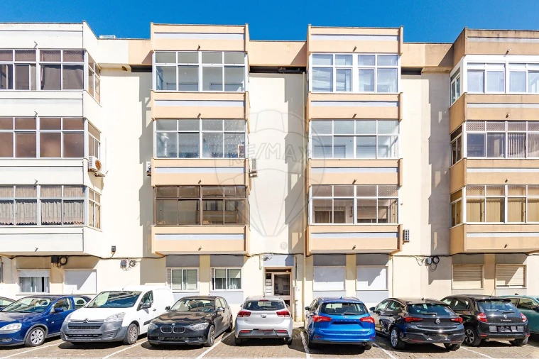 Apartamento T2 para Venda em Santa Iria de Azoia, São João da Talha e Bobadela Foto 14