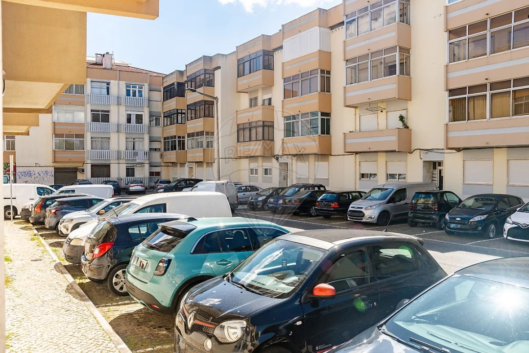 Apartamento T2 para Venda em Santa Iria de Azoia, São João da Talha e Bobadela Foto 17