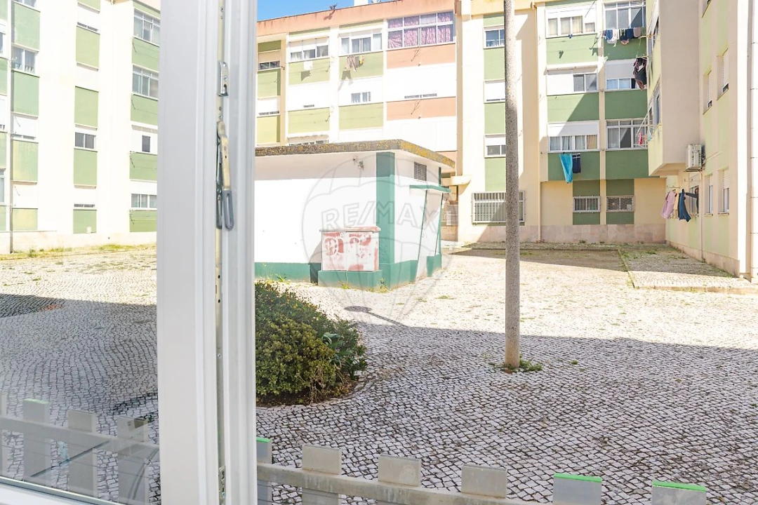 Apartamento T2 para Venda em Santa Iria de Azoia, São João da Talha e Bobadela Foto 23