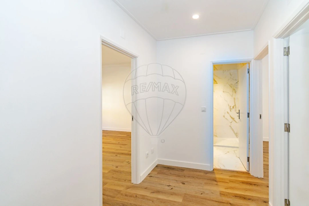 Apartamento T2 para Venda em Santa Iria de Azoia, São João da Talha e Bobadela Foto 21