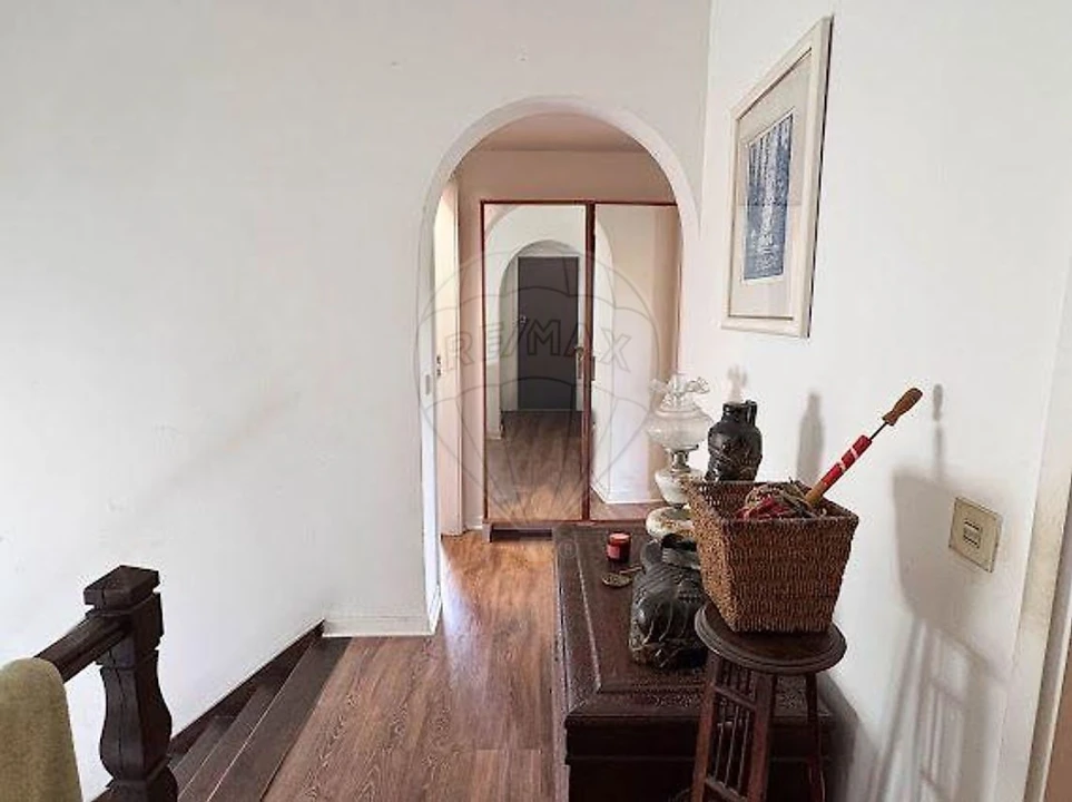 Moradia T4 para Venda em Carnaxide e Queijas Foto 18