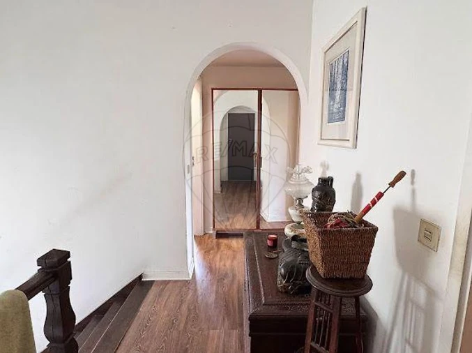 Moradia T4 para Venda em Carnaxide e Queijas Foto 18