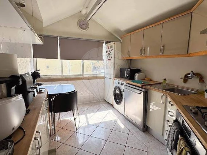 Moradia T4 para Venda em Carnaxide e Queijas Foto 49