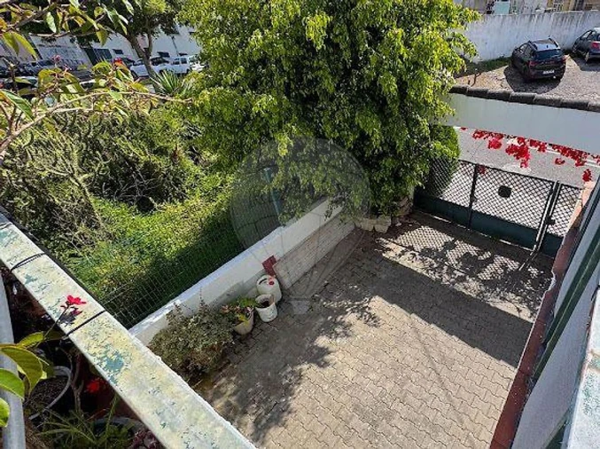 Moradia T4 para Venda em Carnaxide e Queijas Foto 23