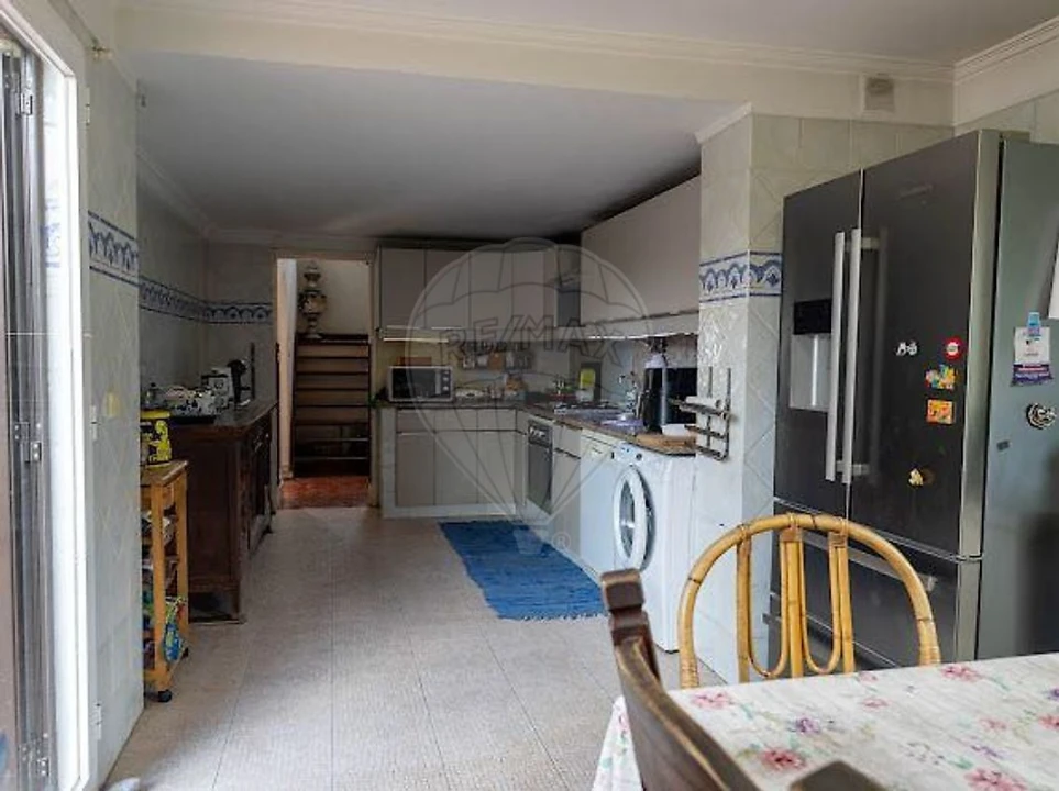 Moradia T4 para Venda em Carnaxide e Queijas Foto 7