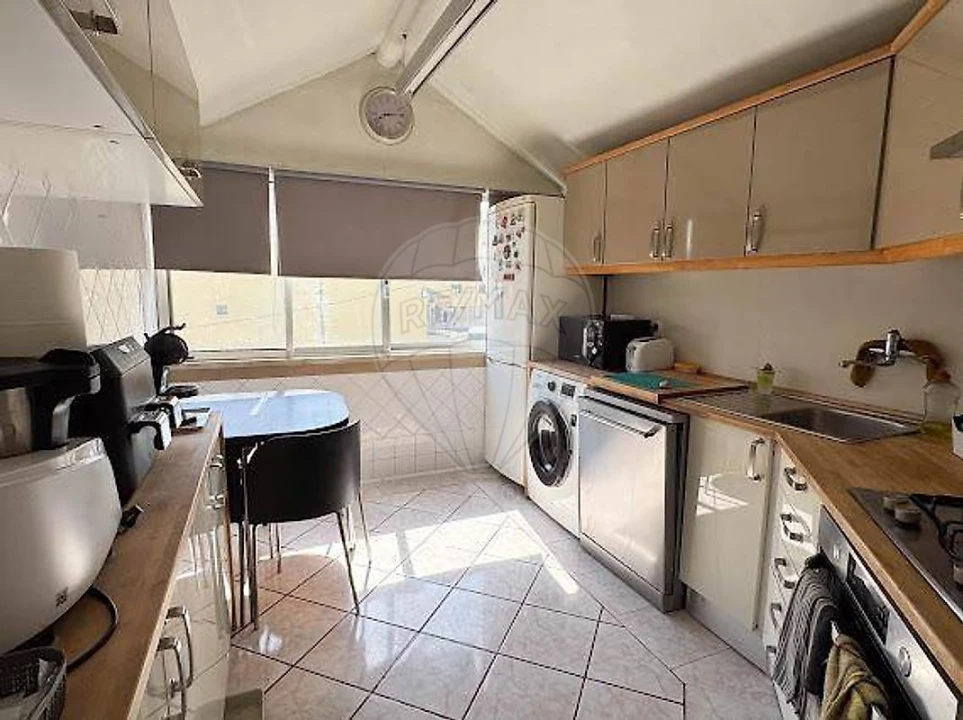 Moradia T4 para Venda em Carnaxide e Queijas Foto 49