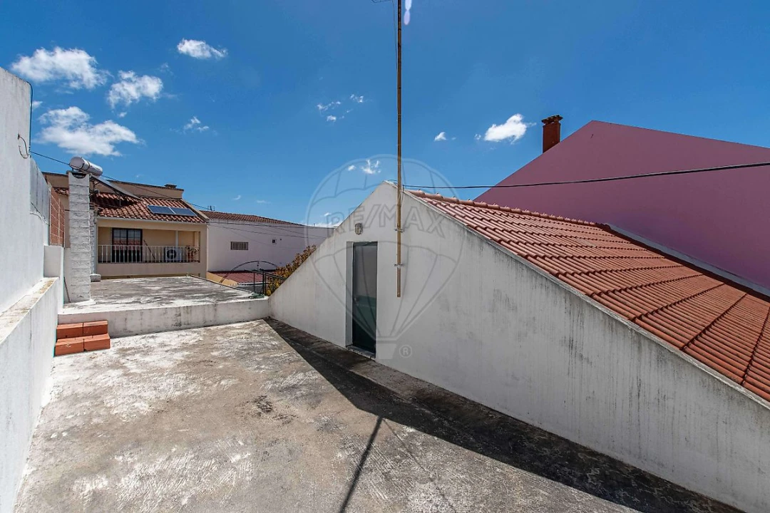 Moradia T2 para Venda em Aveiras de Cima Foto 10