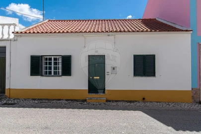 Moradia T2 para Venda em Aveiras de Cima