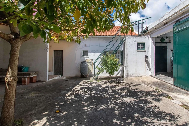 Moradia T2 para Venda em Aveiras de Cima Foto 8