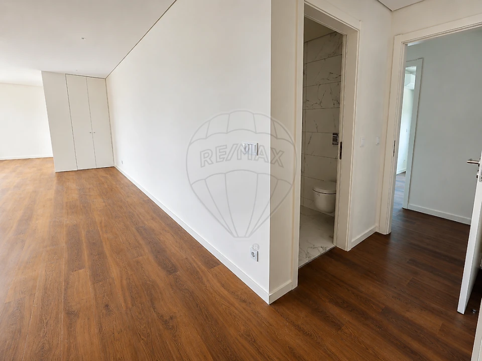 Apartamento T4 para Venda em Cidade da Maia Foto 23